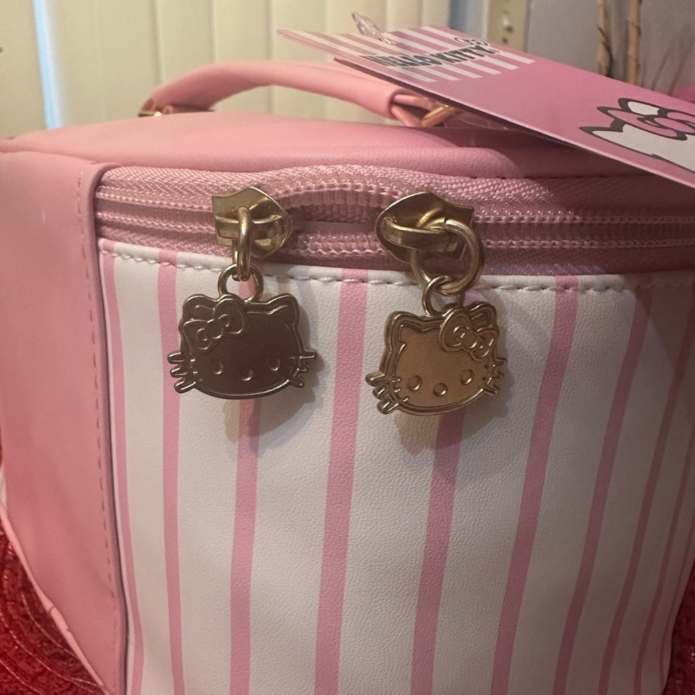Hello Kitty Pink Interior Bag - Picture 5 of 9